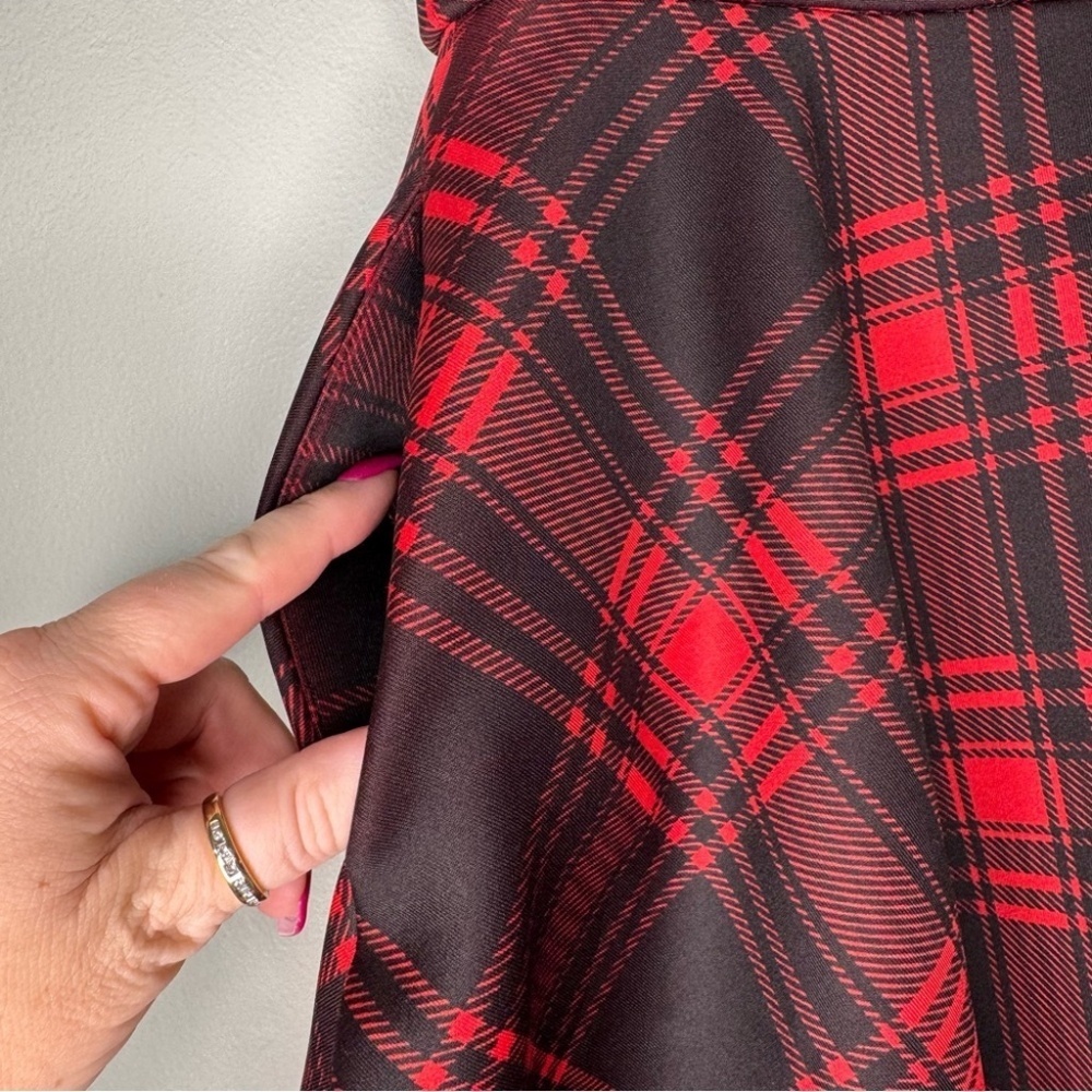 Hot Topic Buffalo Plaid Zip Front Skater Mini Skirt with Pockets Red Black Small - Picture 6 of 9
